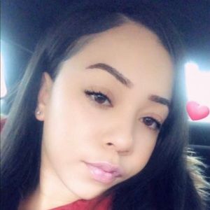 Meet your Posher, Bela